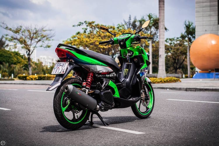 Ngam scooter Yamaha Nouvo LX son airbrush “khong dung hang“-Hinh-10